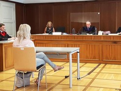 Langgar Karantina Corona, Perempuan Austria Dihukum Penjara dan Denda