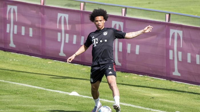 Leroy Sane, new player of the German first division, Bundesliga, soccer team FC Bayern Munich, takes part in a training session in Munich, Germany, Tuesday, July 14, 2020. (Matthias Balk/dpa via AP)