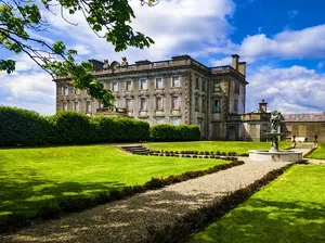 Foto: Rumah Berhantu di Irlandia yang Siap Dijual