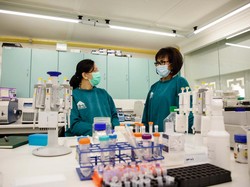 Cerita 2 Wanita Peneliti Indonesia yang Ikut Menemukan Vaksin Corona
