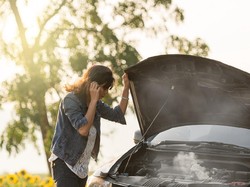 Begini Penanganan Pertama Mobil Overheat