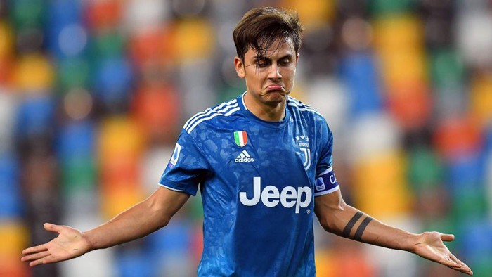 UDINE, ITALY - JULY 23:  Paulo Dybala of Juventus shows his dejection during the Serie A match between Udinese Calcio and Juventus at Stadio Friuli on July 23, 2020 in Udine, Italy. (Photo by Alessandro Sabattini/Getty Images)