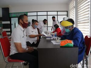 20 dari 747 Pegawai Pemkab Jombang Reaktif, Tapi Tak Segera Dites Swab 20 dari 747 Pegawai Pemkab Jombang Reaktif, Tapi Tak Segera Dites Swab