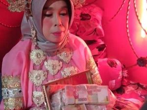 Janda di Bone Sulsel Dilamar Duda dari Jakarta, Maharnya Rp 100 Juta Janda di Bone Sulsel Dilamar Duda dari Jakarta, Maharnya Rp 100 Juta
