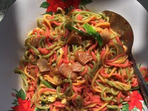 Netizen Bagikan Resep Mie Warna-warni Sehat dari Sawi hingga Bit Netizen Bagikan Resep Mie Warna-warni Sehat dari Sawi hingga Bit