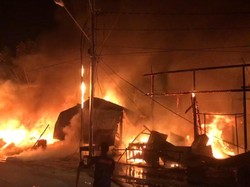 Rumah Makan Sampai Kios Begadang di Maesa Palu Terbakar