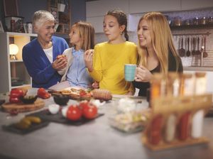 Akademisi Psikologi UI Bagi Strategi untuk Generasi Sandwich Jalankan Perannya