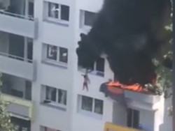 Video Detik-detik 2 Anak Loncat dari Lantai 3 Gedung Terbakar