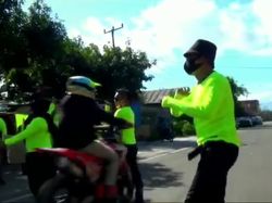 Joget di Jalan Saat Galang Bantuan Masamba, Pria di Pinrang Ditabrak Pemotor