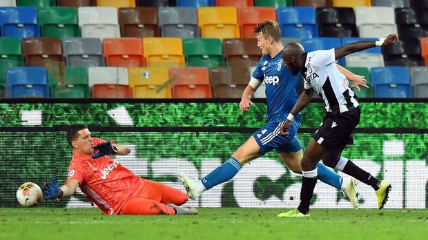 UDINE, ITALY - JULY 23:  Seko Fofana of Udinese Calcio scores his team's second goal during the Serie A match between Udinese Calcio and Juventus at Stadio Friuli on July 23, 2020 in Udine, Italy. (Photo by Alessandro Sabattini/Getty Images)
