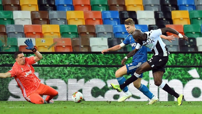 UDINE, ITALY - JULY 23:  Seko Fofana of Udinese Calcio scores his teams second goal during the Serie A match between Udinese Calcio and Juventus at Stadio Friuli on July 23, 2020 in Udine, Italy. (Photo by Alessandro Sabattini/Getty Images)