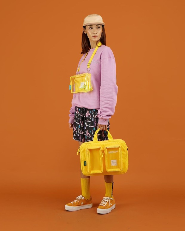 NIION/instagram.com/niion_id mempunyai tagline Carry Your Fun ini berhasil membawa keceriaan bagi para penggunanya.