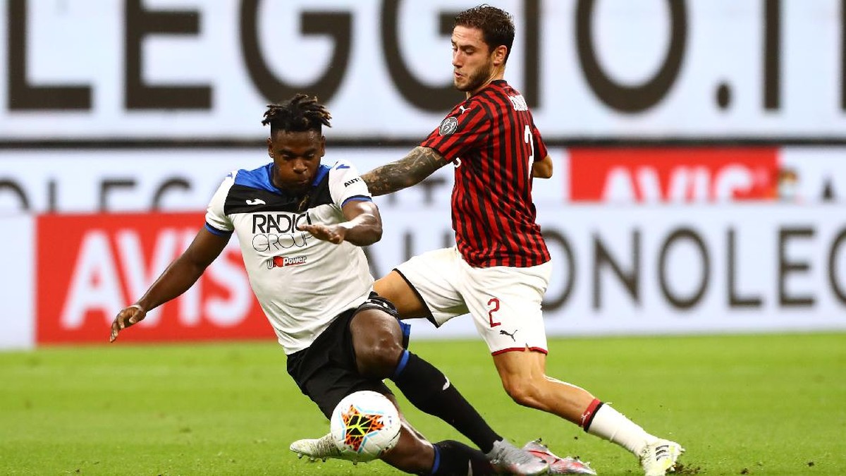 AC Milan dan Atalanta harus puas dengan hasil imbang 1-1 dalam lanjutan Liga Italia (Foto: Getty Images/Marco Luzzani)