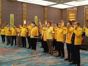 Buka Bimtek Golkar, Airlangga Minta Kader Daerah Solid Jelang Pilkada