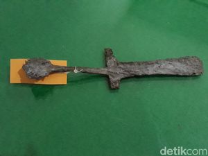 Mengenal Kadga, Bentuk Awal Mula Keris Mengenal Kadga, Bentuk Awal Mula Keris