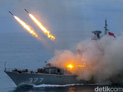 TNI AL Unjuk Kekuatan dalam Latihan Perang di Kepulauan Riau