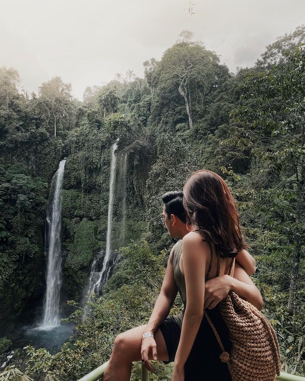 Menatap air terjun di Bali