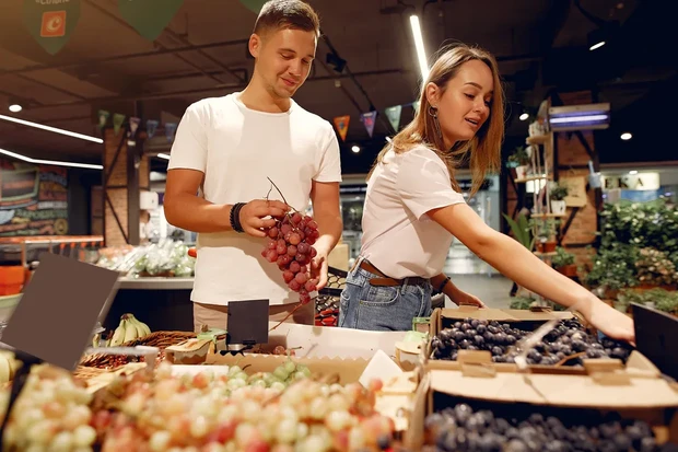 Memulai kebiasaan hidup hemat dapat membantu untuk mengumpulkan lebih banyak uang.
