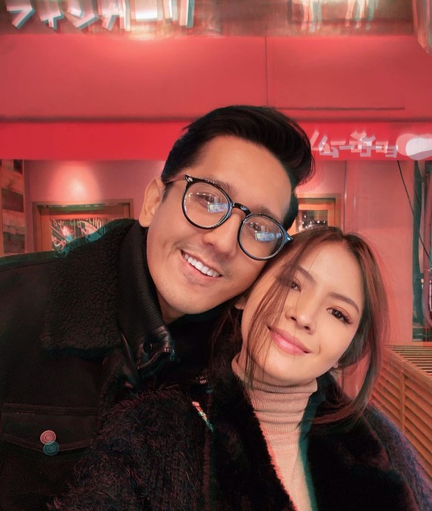 berdua dengan outfit senada