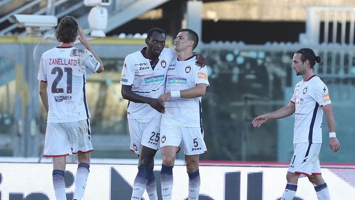 LIVORNO, ITALY - JULY 24: Simy Nwankwo of FC Crotone celebrates after scoring a goal during the serie B match between AS Livorno and FC Crotone at Armando Picchi Stadium on July 24, 2020 in Livorno, Italy.  (Photo by Gabriele Maltinti/Getty Images for Lega Serie B)