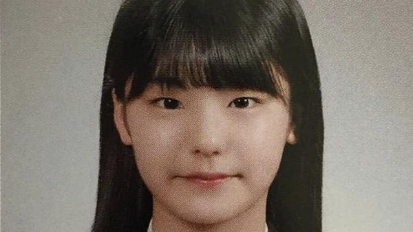 9 Foto Jadul Artis K-Pop di Buku Tahunan Sekolah, Imut Banget!