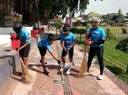 Tak Pakai Masker, Goweser di Blitar Dihukum Nyanyi dan Nyapu Taman