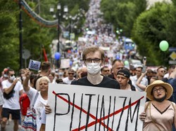 Presiden Ukraina Ajak Warga Rusia Protes Invasi: Berjuanglah untuk Kami!