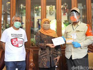 Terima Ketua KPU RI, Khofifah Lakukan Coklit Pastikan Diri Jadi Pemilih