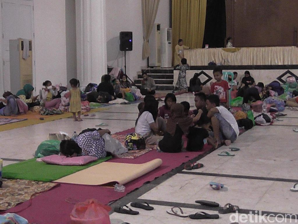 Hampir 2.000 Warga Mengungsi Akibat Banjir Kota Gorontalo dan Bone Bolango Hampir 2.000 Warga Mengungsi Akibat Banjir Kota Gorontalo dan Bone Bolango