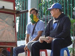 Tukang Ketupat Sayur Curhat ke Bamsoet Pekerjaan Tak Sesuai Pendidikan