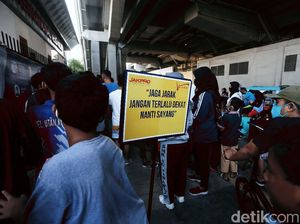 Antrean Warga Mengular di Velodrome Kemarin, JakPro: Kapasitas Dibatasi