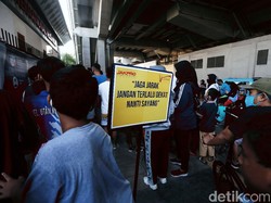 Antrean Warga Mengular di Velodrome Kemarin, JakPro: Kapasitas Dibatasi