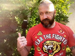 Aktor Star Wars Unggah Video Seks Dirinya di Medsos, Fans Duga Kena Hack