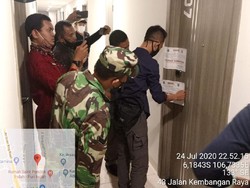 Sejoli Mesum Tak Dipidana, Satpol PP Masih Segel Kamar RedDoorz Kembangan