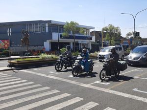 Terapkan Jaga Jarak di Lampu Merah, Dishub Bantul Bikin Titik Start Ala MotoGP