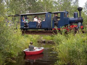 Yuk! Berputar-putar dengan Kereta Uap Kuno di Rusia