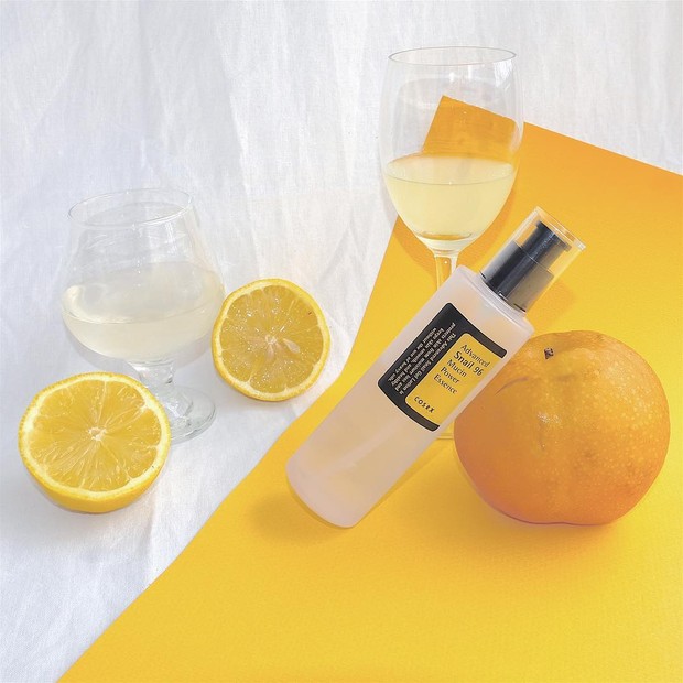 Cosrx/instagram.com/morethansurface produk Cosrx yang satu ini mempunyai tekstur liquid yang dikemas dalam botol plastik dengan cap dan juga pump