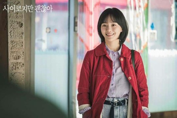 Nam Ju Ri/Instagram.com/itsokaytonotbeokay_tvn Outfit Nam Ju Ri menggambarkan sifatnya yang naif dan lembut.