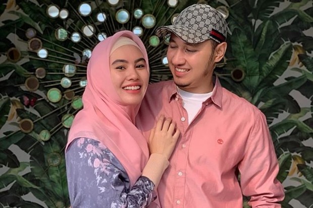 Foto: Instagram.com/kartikaputriworld tak lama setelah berhijab, artis Indonesia Kartika Putri dipersunting seorang uztaz, Usman bin Yahya