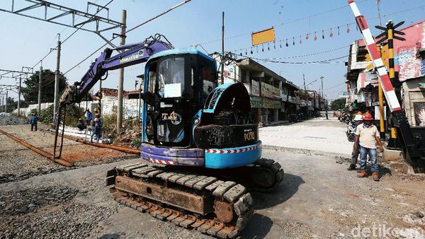 Ada Perbaikan, Jalan KH Agus Salim Bekasi Ditutup