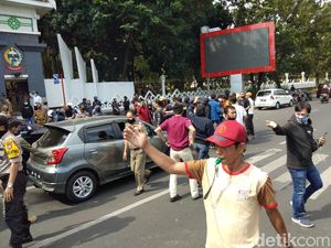 Aksi Andi Minta Makam Ibu Dipindah, Kini Geruduk Kantor Kepala Daerah