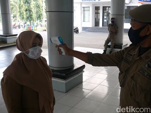 Bupati Maros Sulsel Akan Sanksi ASN Terpapar COVID Tetap Masuk Kantor Bupati Maros Sulsel Akan Sanksi ASN Terpapar COVID Tetap Masuk Kantor