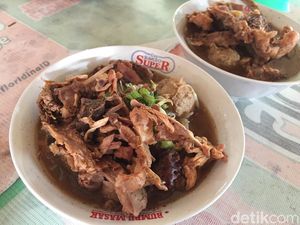 Slurpp! Ini Bakso Kuah Comberan yang Hits di Depok Slurpp! Ini Bakso Kuah Comberan yang Hits di Depok