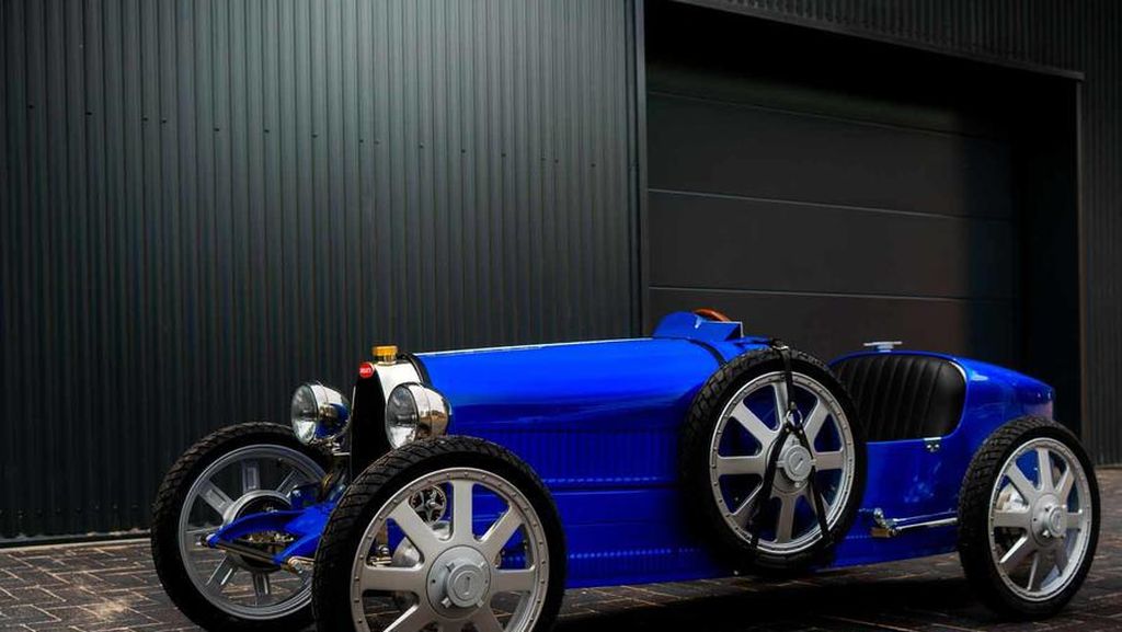 Mobil Listrik Bugatti Berukuran Mungil