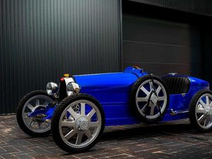 Mobil Listrik Bugatti Berukuran Mungil