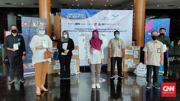 Donasi Dompet Amal Transmedia dan CT ARSA Foundation, Jakarta, Senin (27/7).