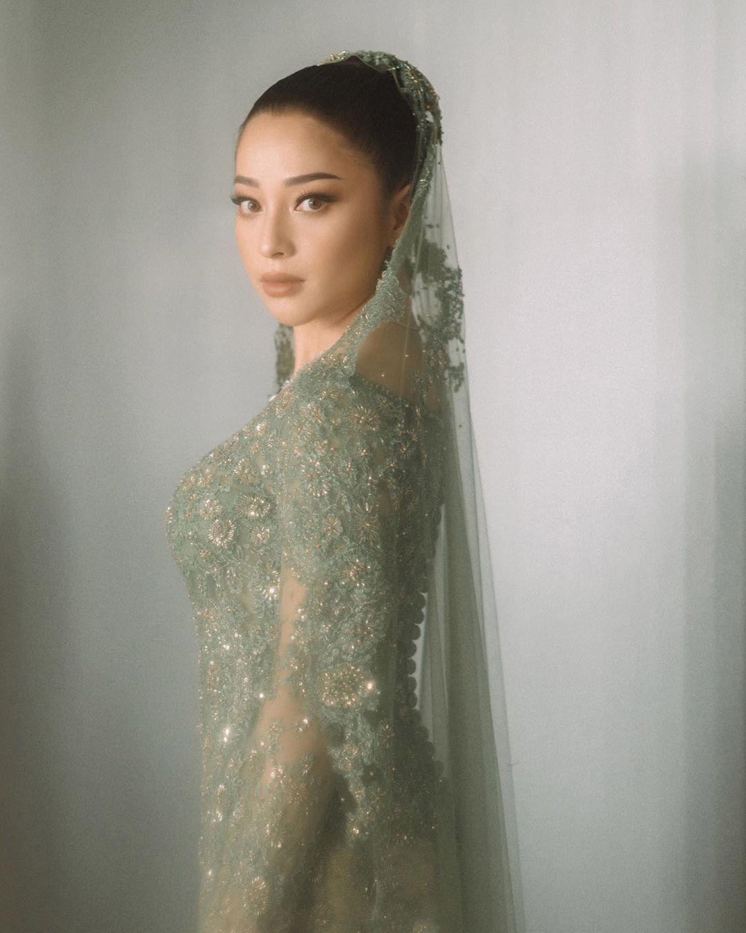 Gaya Nikita Willy Lamaran