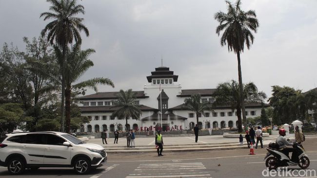 Keluarga 40 Karyawan Gedung Sate Jalani Swab Test Keluarga 40 Karyawan Gedung Sate Jalani Swab Test