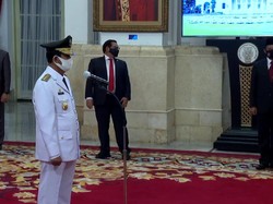 Isdianto Resmi Dilantik Jadi Gubernur Kepri, Cuma Punya Satu Mobil