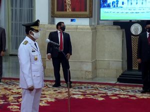 Isdianto dan M Sani, Kakak-Adik yang Jabat Gubernur Kepri di 1 Periode Isdianto dan M Sani, Kakak-Adik yang Jabat Gubernur Kepri di 1 Periode